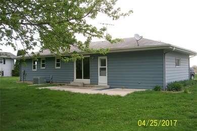 5119 Highway S74 S, Newton, IA 50208 - photo 2