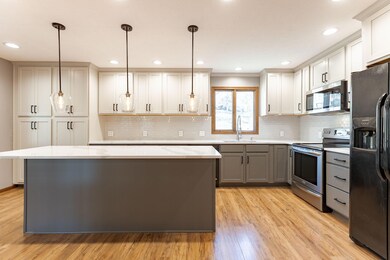 Large counrty kitchen