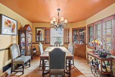 09-Dining Room