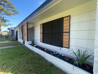 2907 Shady Park Dr, Houston, TX 77017 - photo 2