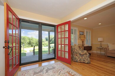 004-photo-entrance-hall-9441052