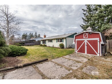 722 SW 20th Cir, Troutdale, OR 97060 - photo 5