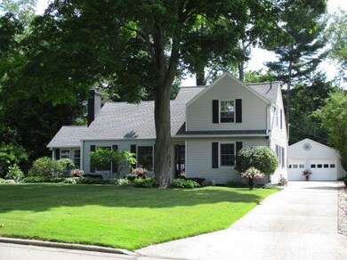 Front view with driveway