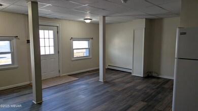 832 Franklin St unit FRONT, Williamsport, PA 17701 - photo 2
