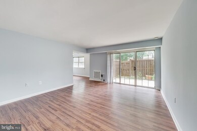 1908 Wilson Ln unit T1, McLean, VA 22102 - photo 6