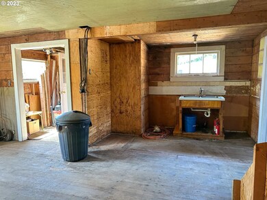 39714 Burnside Loop, Astoria, OR 97103 - photo 6