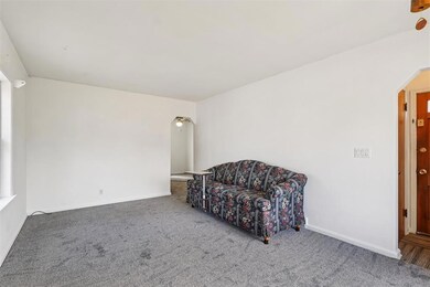 2111 51st St, Des Moines, IA 50310 - photo 3