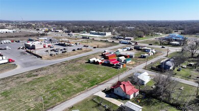 709 E Chicago, Okmulgee, OK 74447 - photo 3