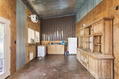 2000 Tepar Ln, Cleburne, TX 76031 - photo 4