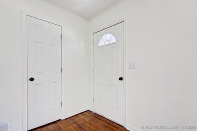 114 W Pittsburg Place, Broken Arrow, OK 74012 - photo 5
