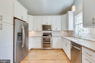 8632 Winthrop Dr, Alexandria, VA 22308 - photo 7