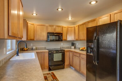 616 S James Ave, East Wenatchee, WA 98802 - photo 3