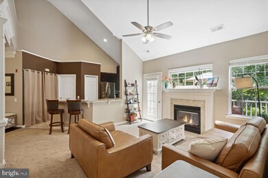 12461 Hayes Ct unit 304, Fairfax, VA 22033 - photo 2