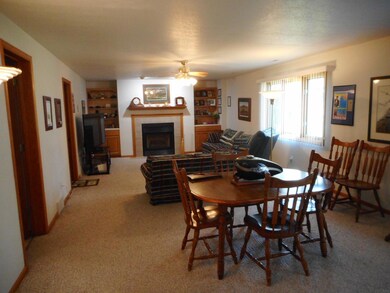 2907 W 4th St, Cedar Falls, IA 50613 - photo 5