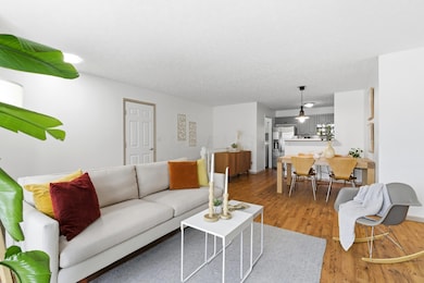 738 Parkbluff Way unit 738, Lewis Center, OH 43035 - photo 7