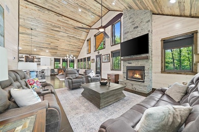 82 Bass Loop, Broken Bow, OK 74728 - photo 2