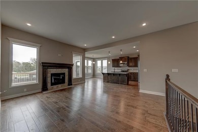 421 Meadowlark Dr, Raymore, MO 64083 - photo 3