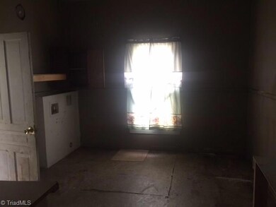 800 E Commerce Ave, High Point, NC 27260 - photo 5