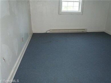 605 E Kearns Ave, High Point, NC 27260 - photo 4