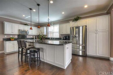 Fully Upgrade Kitchen with Huge Breakfast Nook
