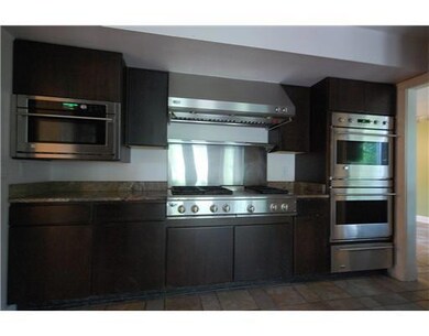 Kitchen. GE Monagram appliances - 6 burner gas coo