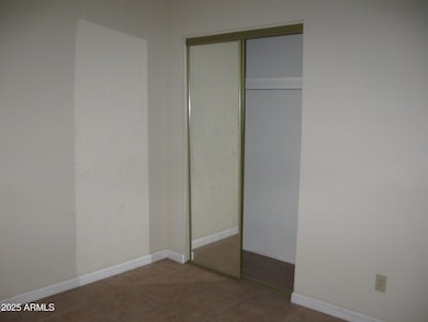DT#5 front bdrm closet