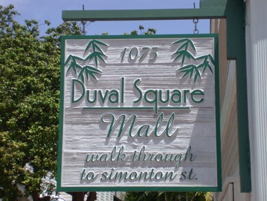 Duval Sq 9-6-12 widel 2 002
