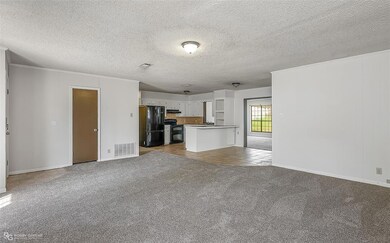 618 W Nevada Ave, Vivian, LA 71082 - photo 2