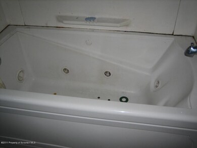 493 Vaughn St, Luzerne, PA 18709 - photo 4