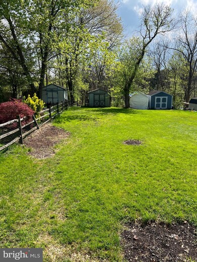 805 Clearfield Ave, Schwenksville, PA 19473 - photo 2