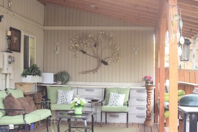 covered deck off kitchen