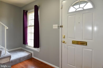 14 Fenceline Dr, Gaithersburg, MD 20878 - photo 2