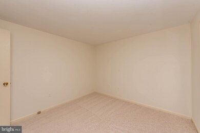 10976 Swansfield Rd, Columbia, MD 21044 - photo 5