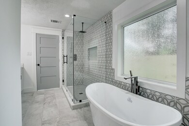 714 Barkley St, Houston, TX 77022 - photo 3