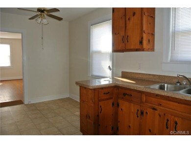 Eat-in Kitchen