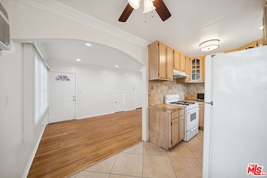 710 Westmount Dr unit A, West Hollywood, CA 90069 - photo 5