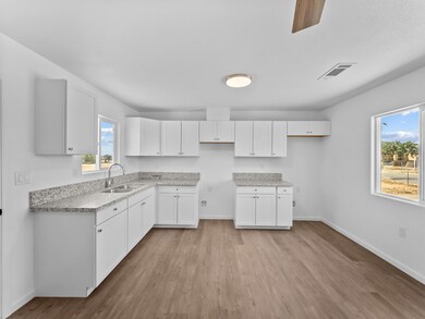 122 S Elm St. Pixley-03