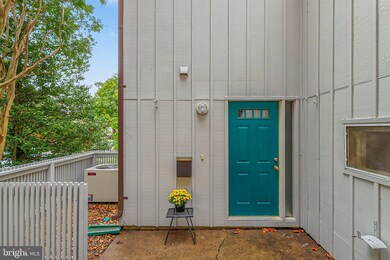 11378 Links Dr, Reston, VA 20190 - photo 2