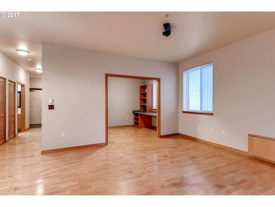 2024 SW Howards Way unit 205, Portland, OR 97201 - photo 3