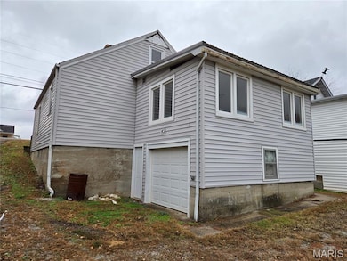 911 Lehmen Dr, Chester, IL 62233 - photo 3