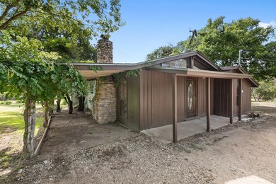 239 Memory Ln, Fredericksburg, TX 78624 - photo 3