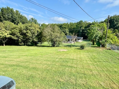 2691 Lakemoore Dr, Morristown, TN 37814 - photo 3