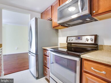 8908 Shamrock Ct, Springfield, VA 22152 - photo 7