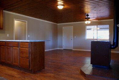 FRONT DOOR/LIVINGROOM