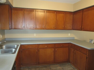 1431 S 17th St, Grand Forks, ND 58201 - photo 7