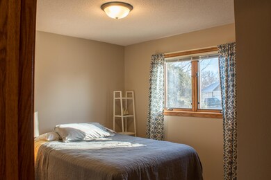 1230 Autumn Ct, Grand Forks, ND 58201 - photo 6