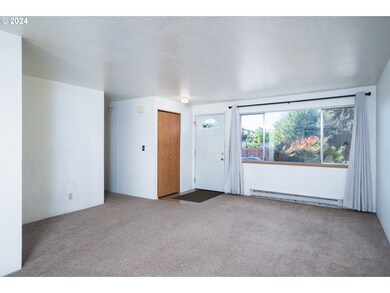 265 Corona Loop Rd, Roseburg, OR 97471 - photo 3