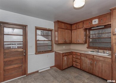 1464 W 10th St, Davenport, IA 52804 - photo 7