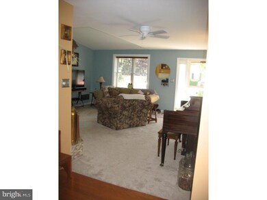 11 Phelps Ln, Newark, DE 19711 - photo 2