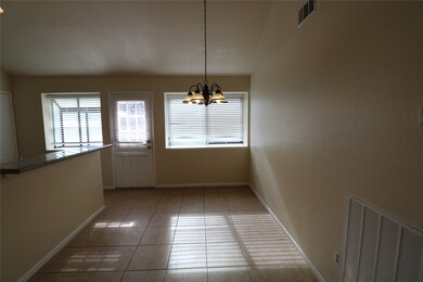 3203 Fox Run Dr, Alvin, TX 77511 - photo 3